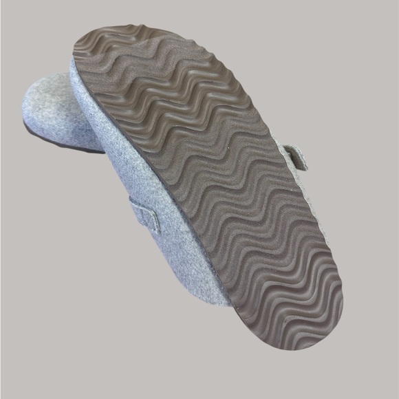 GAP Gray Suede Fabric - Picture 5 of 6